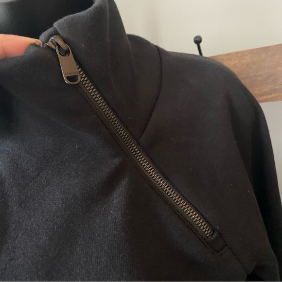Athleta COZY KARMA fleece asymmetrical PULLOVER with zippered pocket size XS - Picture 3 of 8